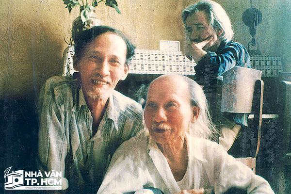 Giới thiệu đôi nét về tác giả Nguyễn Tuân